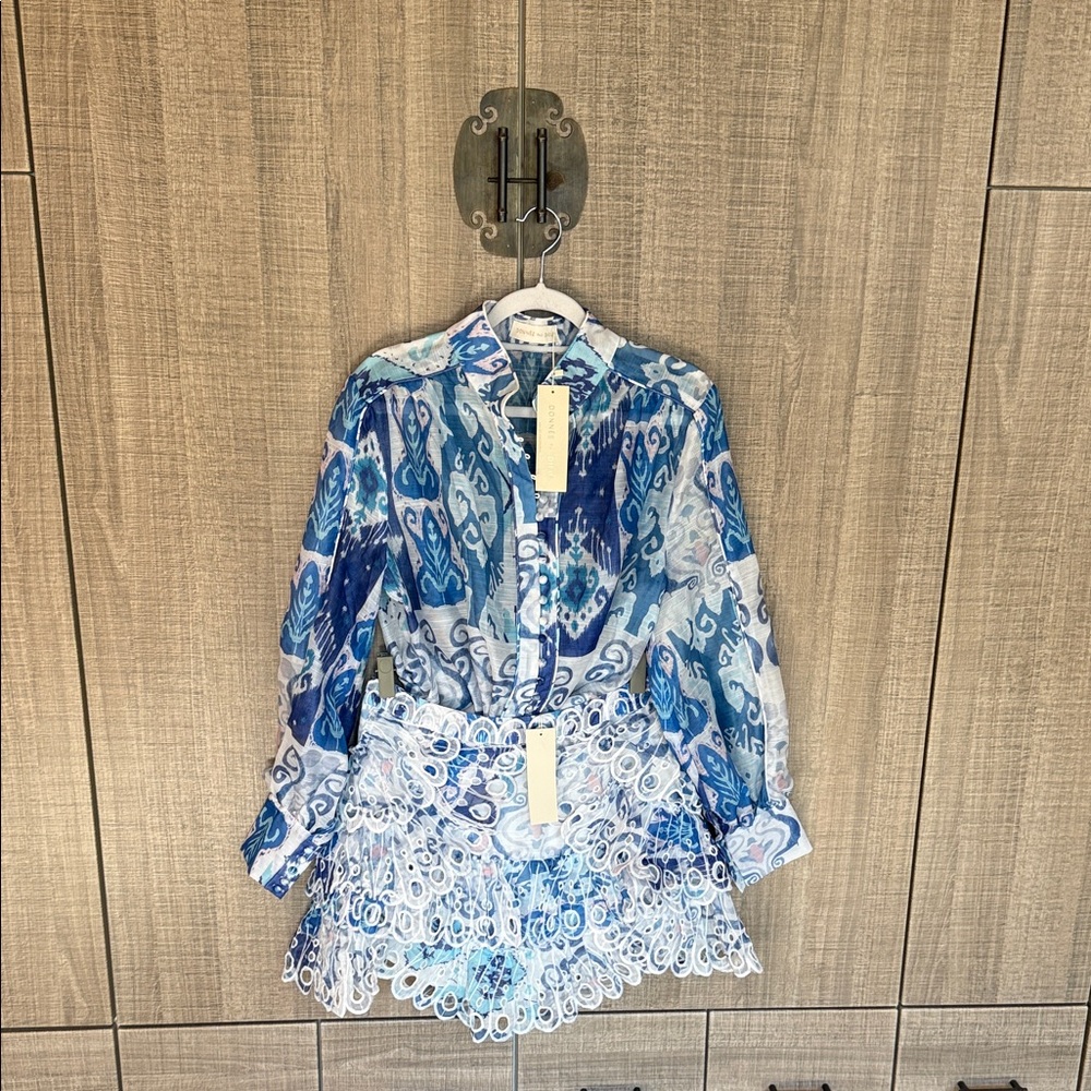 Donnee Par Dieu‎ Blue/White Patterned Blouse An Skort Set